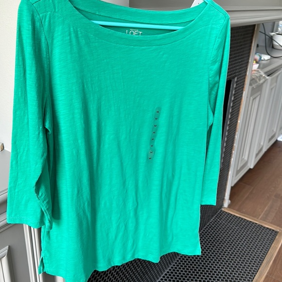 Ann Taylor LOFT 3/4 sleeve green boat neck t-shirt - Picture 1 of 2